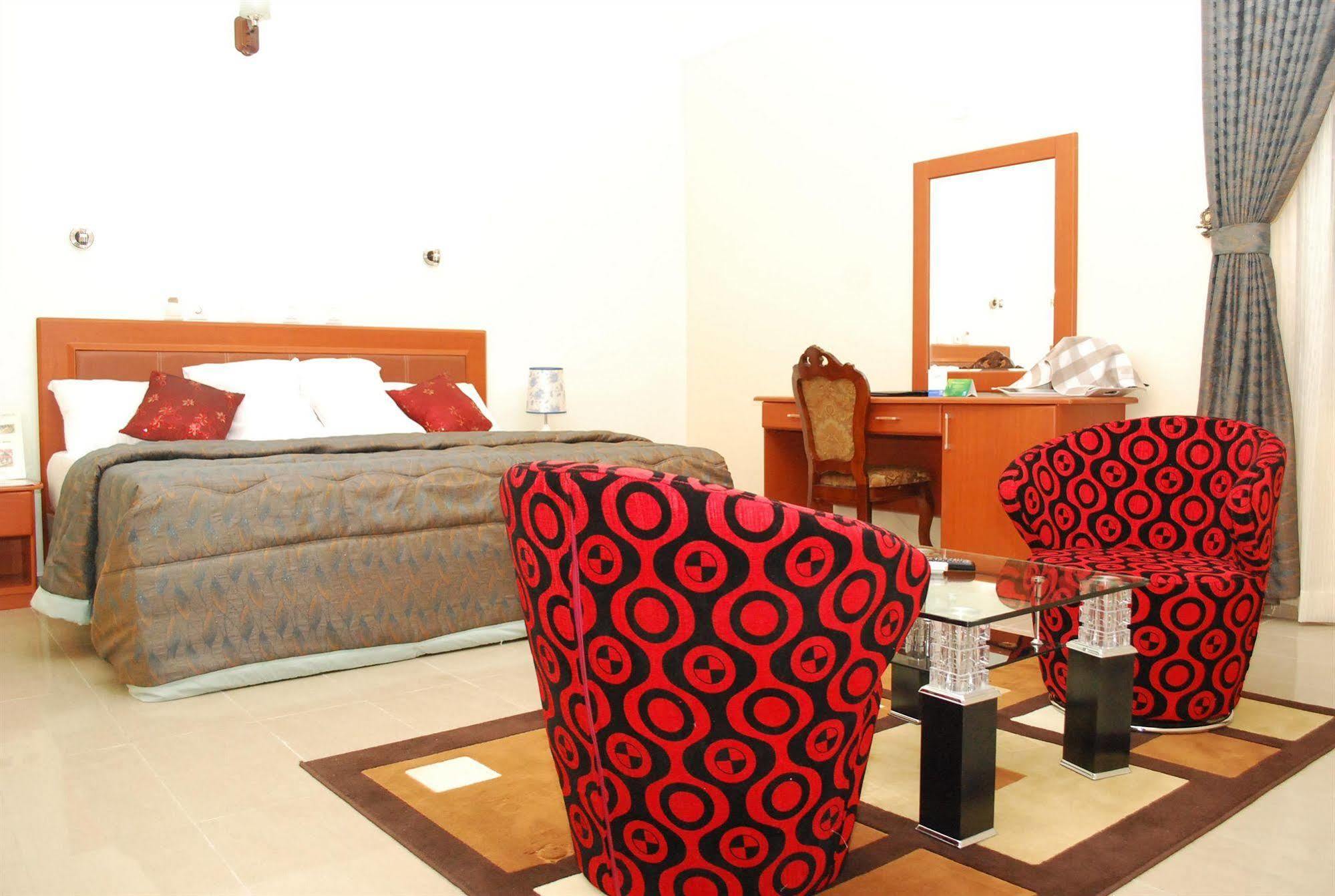 Hemas Hotel Αμπούζα Εξωτερικό φωτογραφία